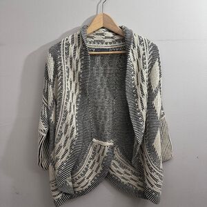 Suzy Shier Black and Cream Cardigan